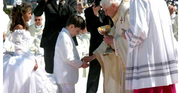 Communion in the Hand 01